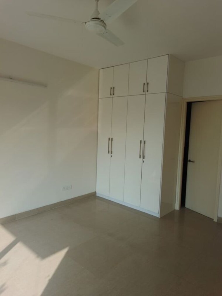 Room, emaar-emerald-floors 4 Bedroom 1975 Sq.Ft. Apartment In Sector 65 Gurgaon 10709587