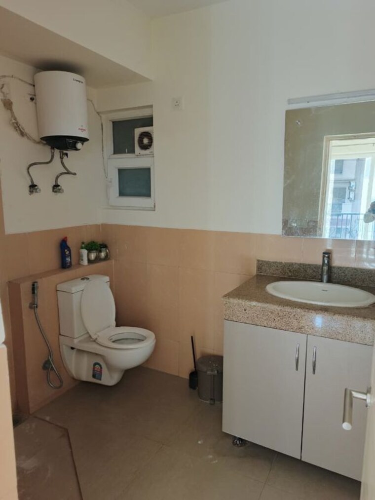 Kitchen, emaar-emerald-floors 4 Bedroom 1975 Sq.Ft. Apartment In Sector 65 Gurgaon 10709587