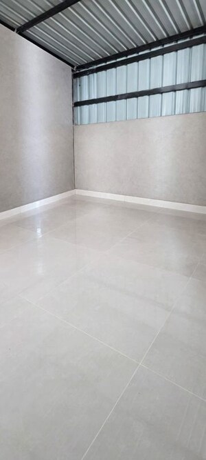  Warehouse For Rent in Maksudabad
