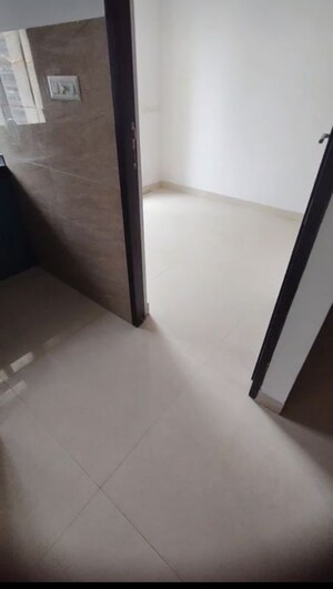 Room in 2 BHK Apartment at Ishan CHS Matunga, Matunga East – for Rent