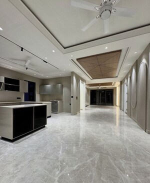 Building Lobby in 3 BHK Builder Floor at New Industrial Township 5 – for Rent