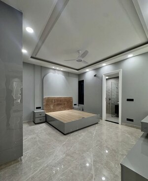 Room in 3 BHK Builder Floor at New Industrial Township 5 – for Rent