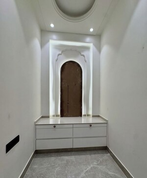Building Lobby in 3 BHK Builder Floor at New Industrial Township 5 – for Rent