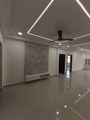 Room in 3 BHK Apartment at Aditya Capitol Heights, Hi Tech City – for Rent