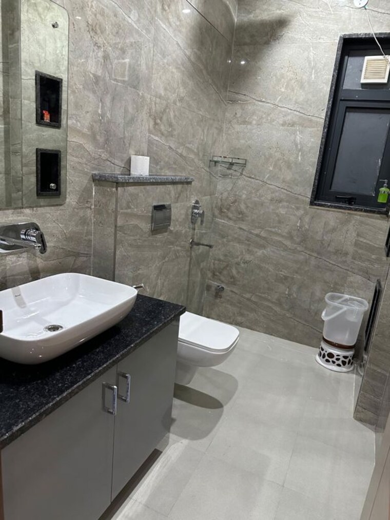 Bathroom, sector 45 4 Bedroom 360 Sq.Yd. Builder Floor In Sector 45 Gurgaon 10709668
