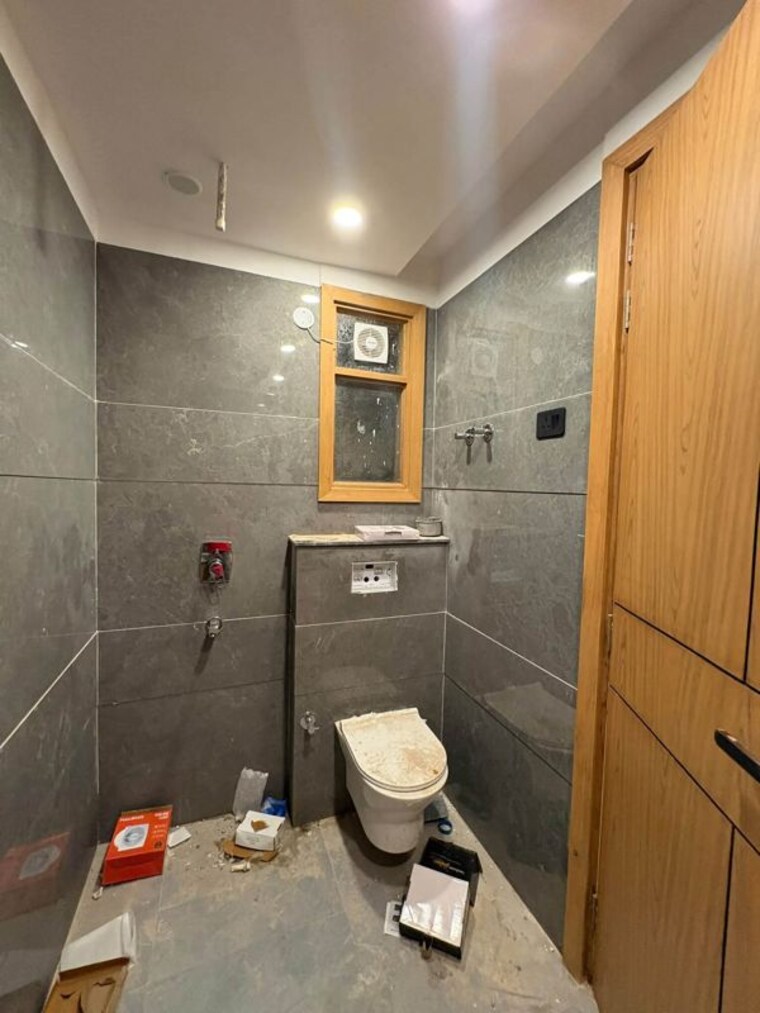 Bathroom, chattarpur 2 Bedroom 950 Sq.Ft. Apartment In Chattarpur Delhi 10709677