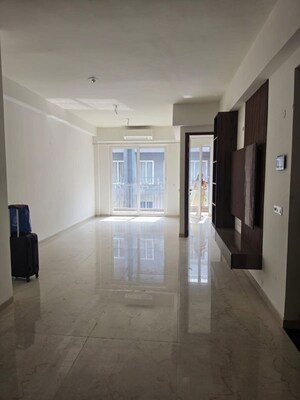 Building Lobby in 3.5 BHK Apartment at M3M Heights, Sector 65 – for Rent