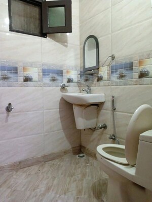 Bathroom in 2 BHK Builder Floor at Uttam Nagar – for Rent