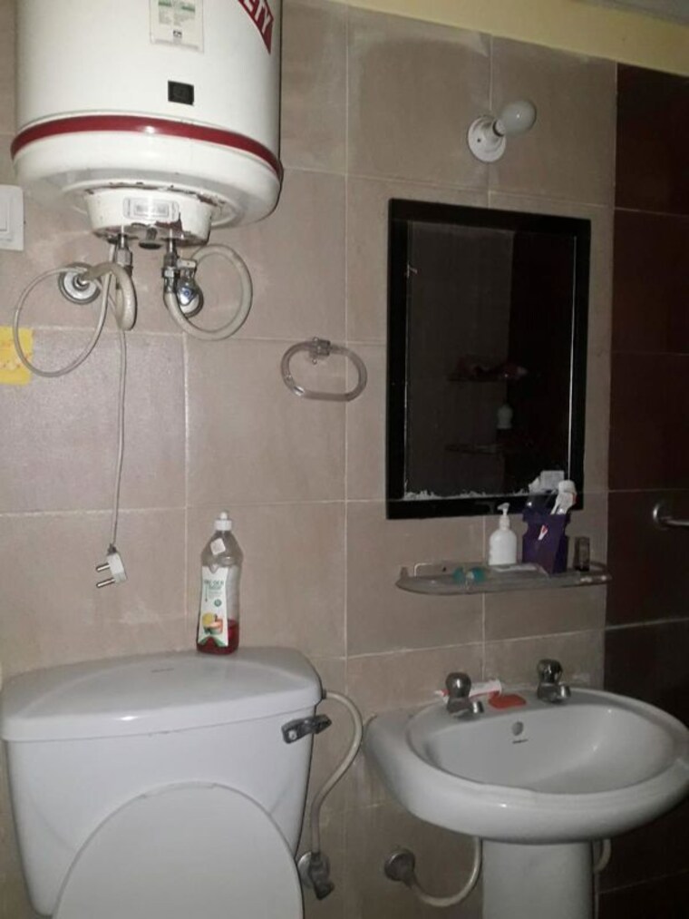 Bathroom, panchsheel-wellington 2.5 Bedroom 1450 Sq.Ft. Apartment In Dundahera Ghaziabad 10709736