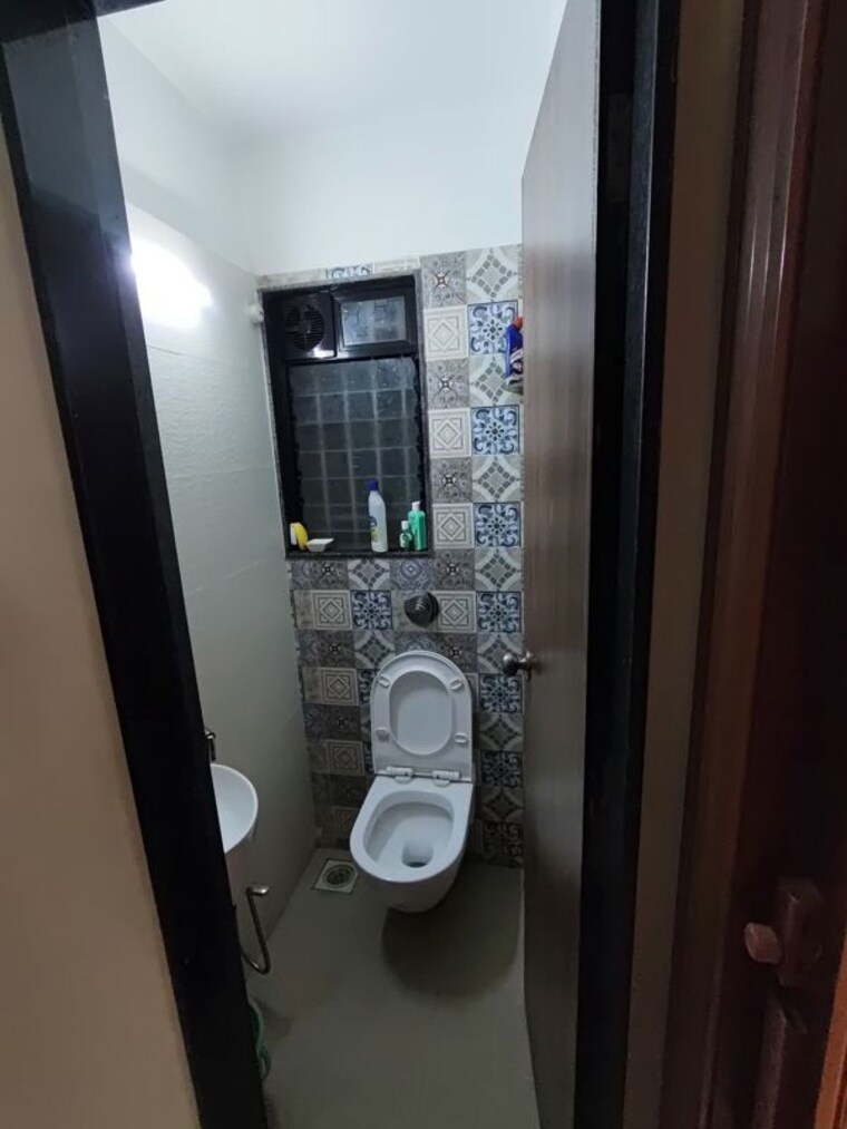 Bathroom, vaibhav-wisteria-residency 1 Bedroom 359 Sq.Ft. Apartment In Santacruz East Mumbai 10709730