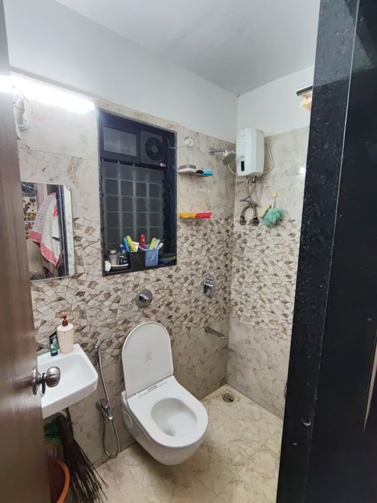 Bathroom, vaibhav-wisteria-residency 1 Bedroom 359 Sq.Ft. Apartment In Santacruz East Mumbai 10709730