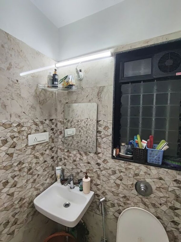 Bathroom, vaibhav-wisteria-residency 1 Bedroom 359 Sq.Ft. Apartment In Santacruz East Mumbai 10709730