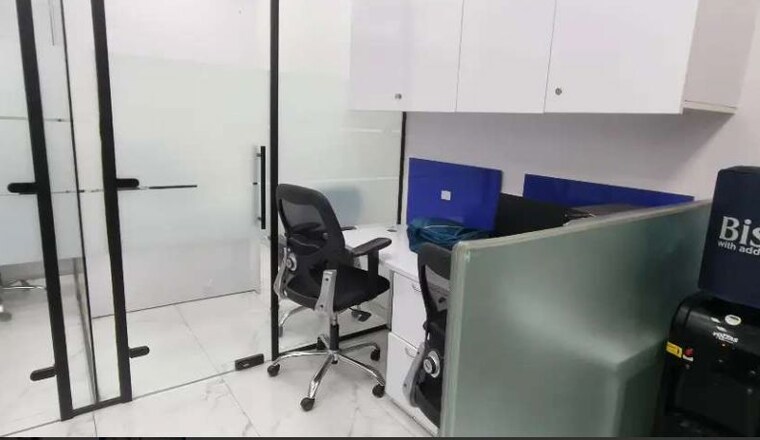 Team Area, lower parel west Commercial Office Space 1100 Sq.Ft. In Lower Parel West Mumbai 10709749