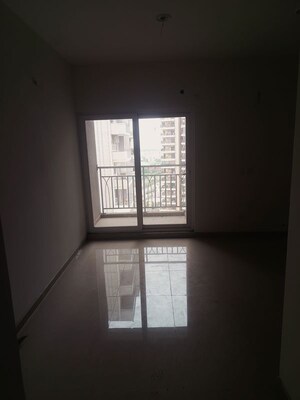 Room in 3 BHK Apartment at Shri Radha Aqua Garden, Sector 16b Greater Noida – for Rent