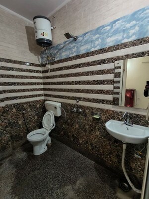 Bathroom in 1 BHK Builder Floor at Saket – for Rent
