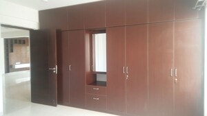 Room in 3 BHK Apartment at Manyata Residency, Nagavara – for Sale