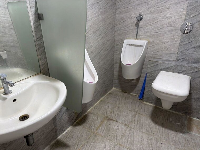 Bathroom, marathon-futurex Commercial Office Space 1670 Sq.Ft. In Lower Parel Mumbai 10709839