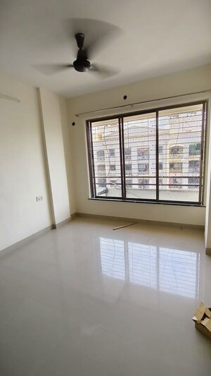 Room in 1 BHK Apartment at Sadguru Complex I, Goregaon East – for Rent