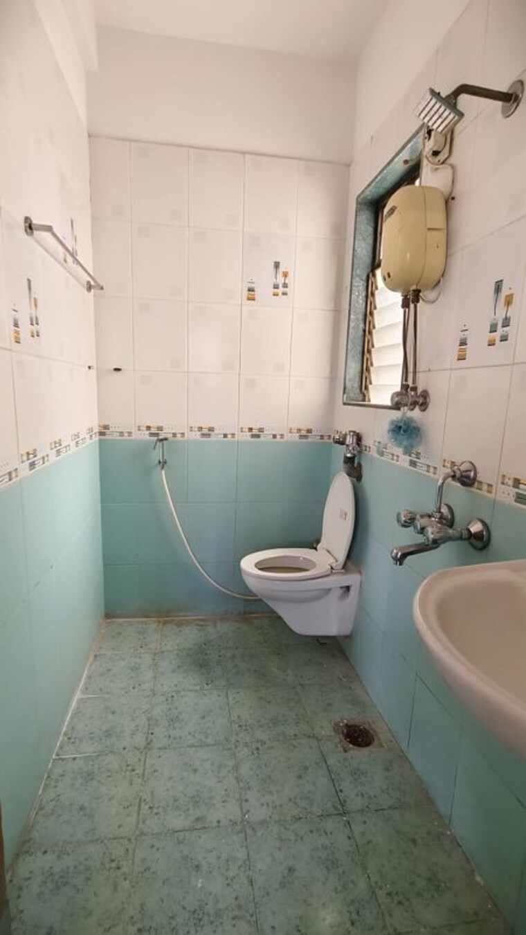 Bathroom, sadguru-complex-i 1 Bedroom 575 Sq.Ft. Apartment In Goregaon East Mumbai 10709798