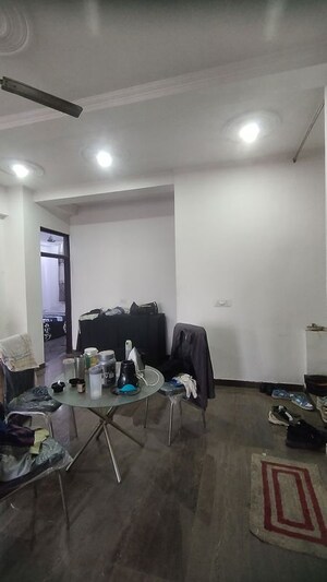 Team Area in 3 BHK Builder Floor at Sector 39 – for Rent