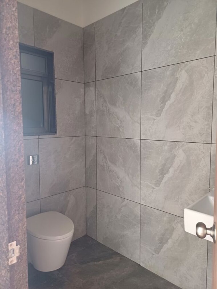 Bathroom, chandak-unicorn Commercial Office Space 1650 Sq.Ft. In Andheri West Mumbai 10709837