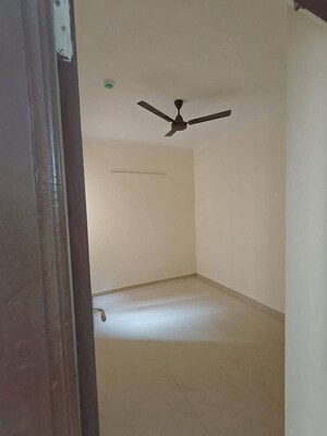 Room in 2 BHK Apartment at Amrapali Terrace Homes, Tech Zone 4 Greater Noida – for Sale