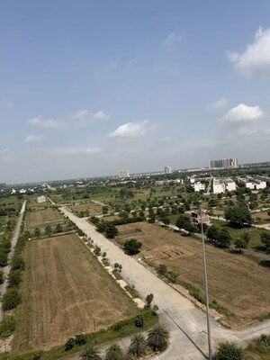 Swimming Pool in  Plot at Supertech Golf Country Plots, Sector 22b Yamuna Expressway – for Sale