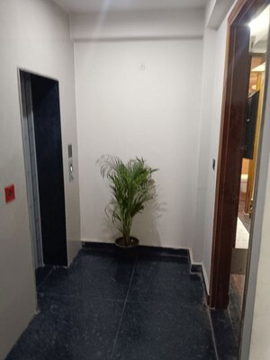 Room in 1 BHK Builder Floor at Sector 46 – for Rent