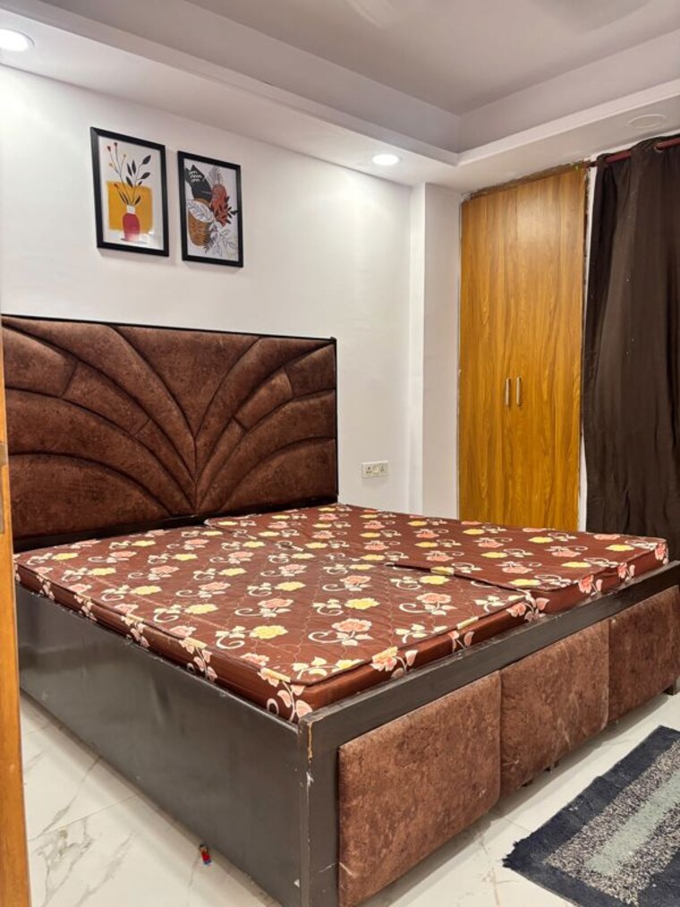 Bedroom, freedom fighters enclave 1 Bedroom 700 Sq.Ft. Apartment In Freedom Fighters Enclave Delhi 10709911