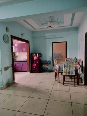 Living Room in 2 BHK Apartment at Sector 63 – for Rent