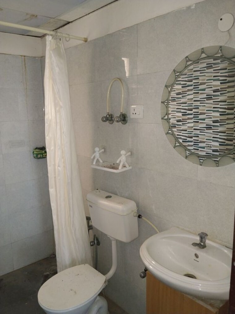 Bathroom, signature-global-the-roselia 2 Bedroom 970 Sq.Ft. Apartment In Sector 95a Gurgaon 10709963