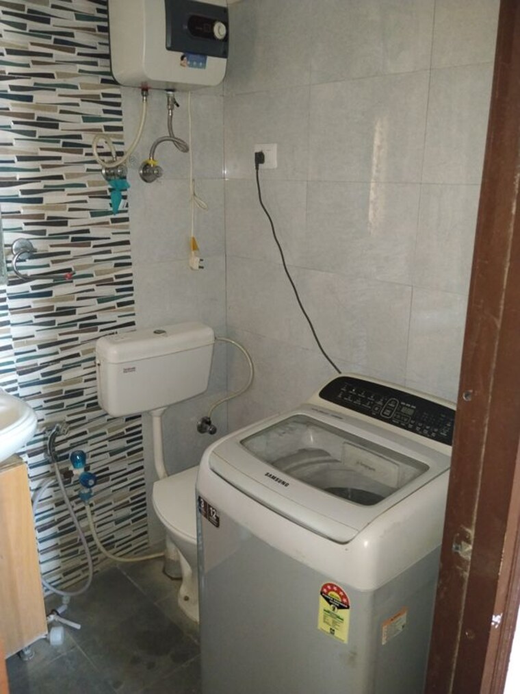 Bathroom, signature-global-the-roselia 2 Bedroom 970 Sq.Ft. Apartment In Sector 95a Gurgaon 10709963