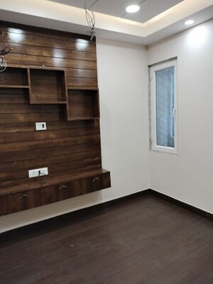Room in 3 BHK Builder Floor at Shalimar Bagh – for Sale