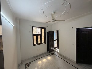 Room in 2 BHK Builder Floor at Patel Nagar – for Rent