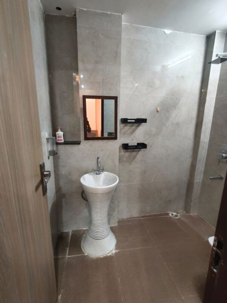 Bathroom, sector 51 2 Bedroom 890 Sq.Ft. Builder Floor In Sector 51 Gurgaon 10709973