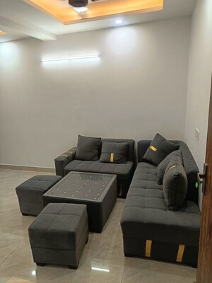 Team Area in 1 BHK Apartment at Saket – for Rent