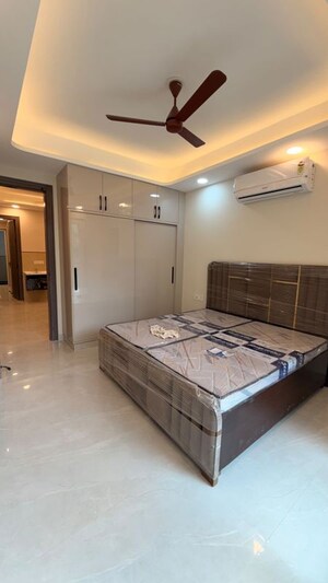 Bedroom in 2 BHK Builder Floor at Sector 40 – for Rent