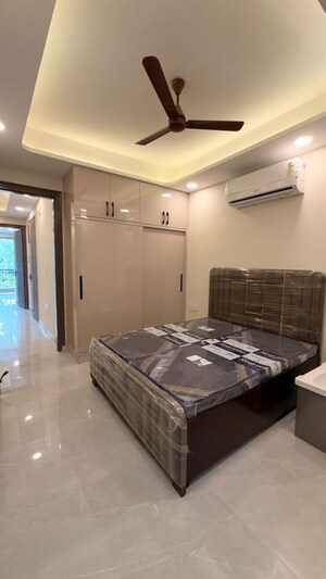 Bedroom in 2 BHK Builder Floor at Sector 40 – for Rent