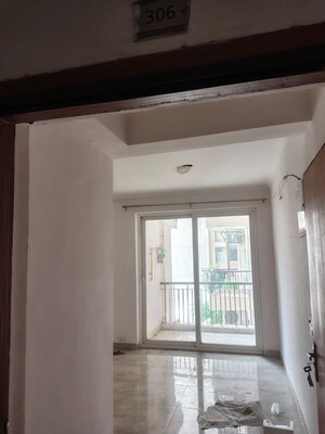 Room in 3 BHK Apartment at Amrapali Leisure Park, Amrapali Leisure Valley – for Rent