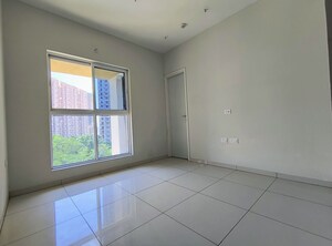Room in 3 BHK Apartment at Godrej Park Ridge, Manjari – for Rent
