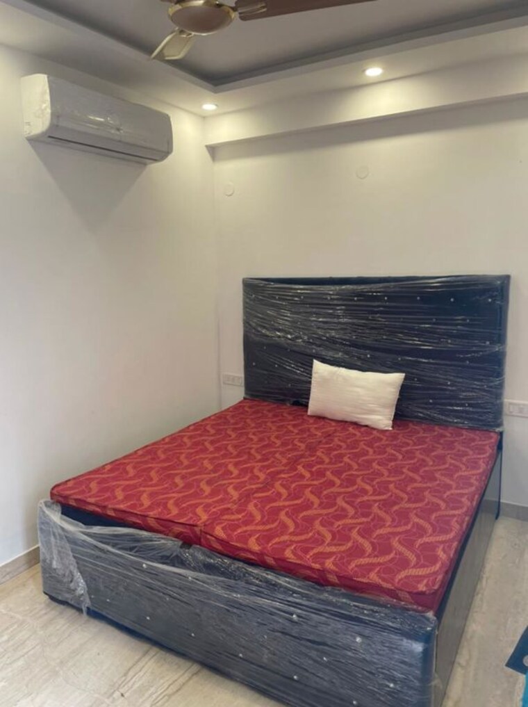 Bedroom, lajpat nagar i 2 Bedroom 900 Sq.Ft. Builder Floor In Lajpat Nagar I Delhi 10710021