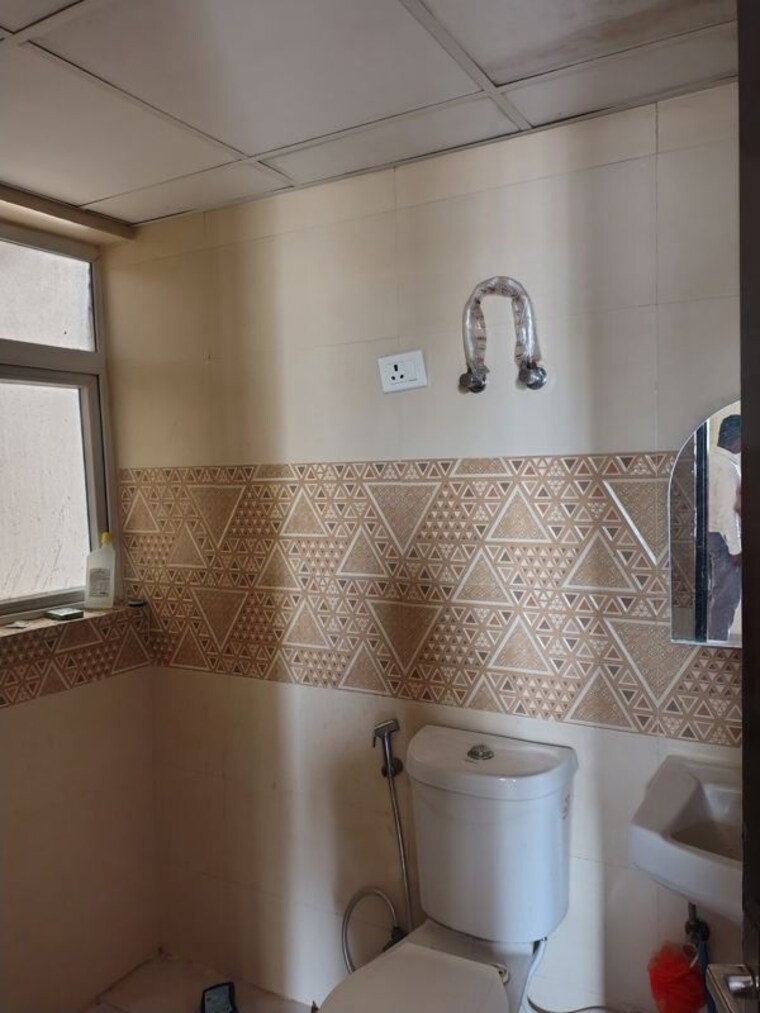 Washroom, amrapali-leisure-park 2 Bedroom 845 Sq.Ft. Apartment In Amrapali Leisure Valley Greater Noida 10710026