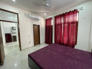 Bedroom in 1 BHK Builder Floor at Sector 43 – for Rent