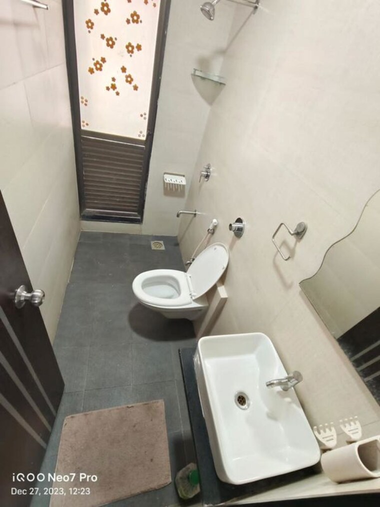 Bathroom, dosti-group-vihar 2.5 Bedroom 780 Sq.Ft. Apartment In Samata Nagar Thane 10710038