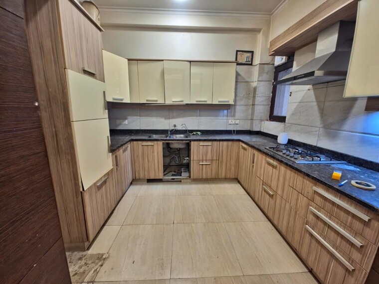 Kitchen, sushant lok i 3 Bedroom 300 Sq.Yd. Builder Floor In Sushant Lok I Gurgaon 10710034