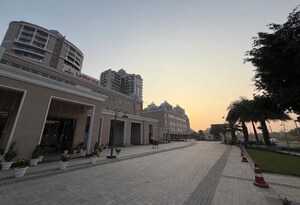  Showroom For Sale in Ambika Florence Park, North Mullanpur