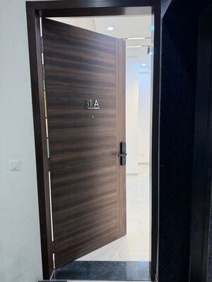 Furnished Amenities in 3 BHK Apartment at Smart World Orchard, Sector 61 – for Rent