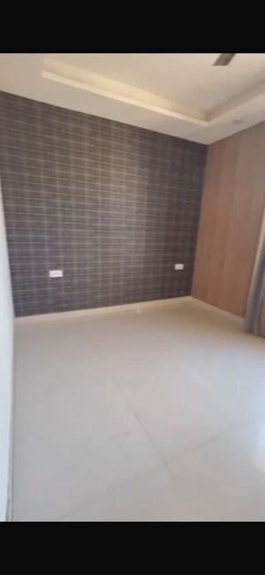 Room in 2 BHK Builder Floor at RPS Palm Drive, Sector 88 – for Sale