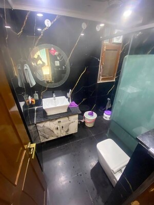 Washroom in 3 BHK Builder Floor at Saket – for Rent