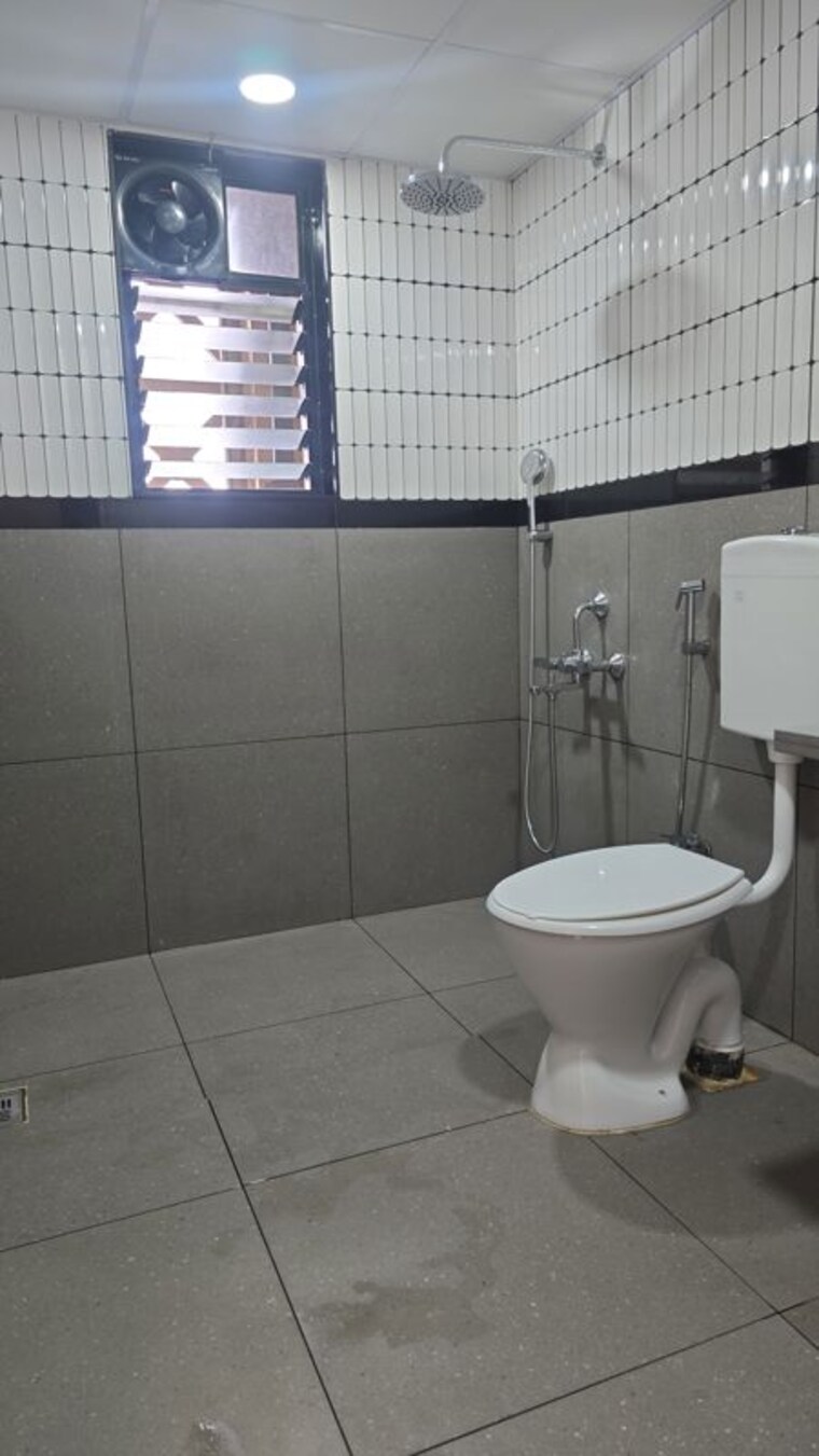 Bathroom, kumar-sophronia 3 Bedroom 1503 Sq.Ft. Apartment In Kalyani Nagar Pune 10710106